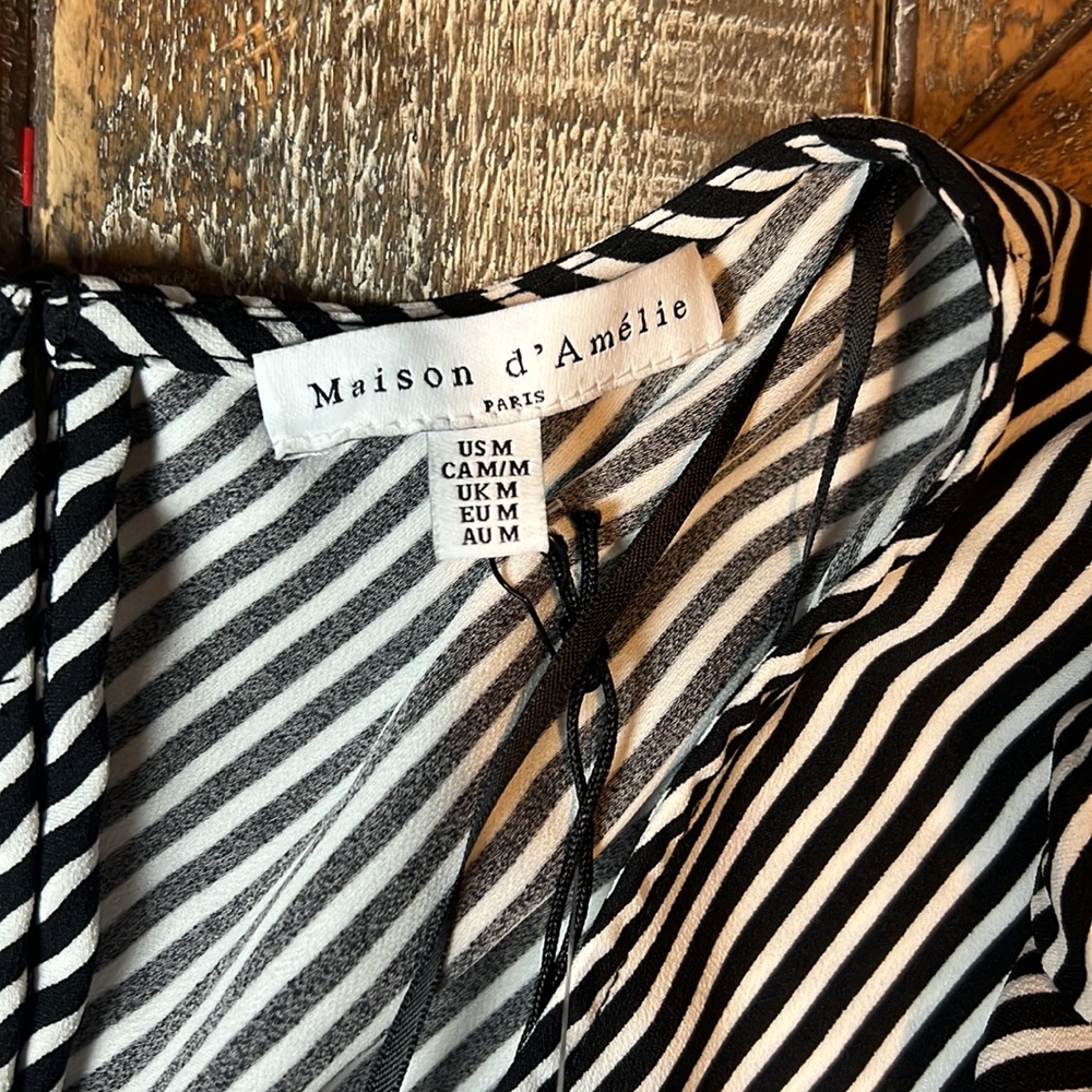Madison d’Amelie Paris NWOT striped long sleeve top. Size medium. - Picture 3 of 4